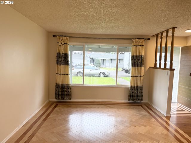 5270 Sw 182ND Ave, Beaverton, OR 97078