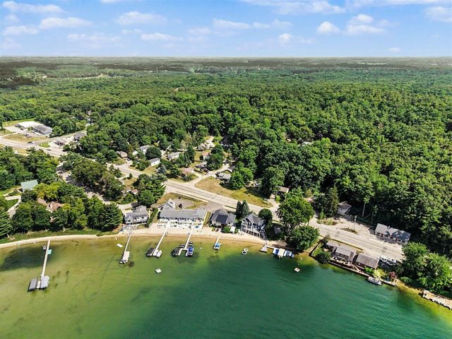 6676 Naontah Trail, Rockford, MI 49341