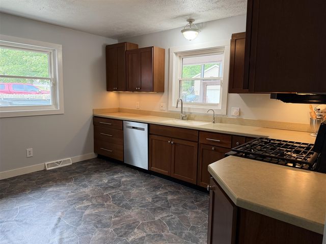 6676 Naontah Trail, Rockford, MI 49341