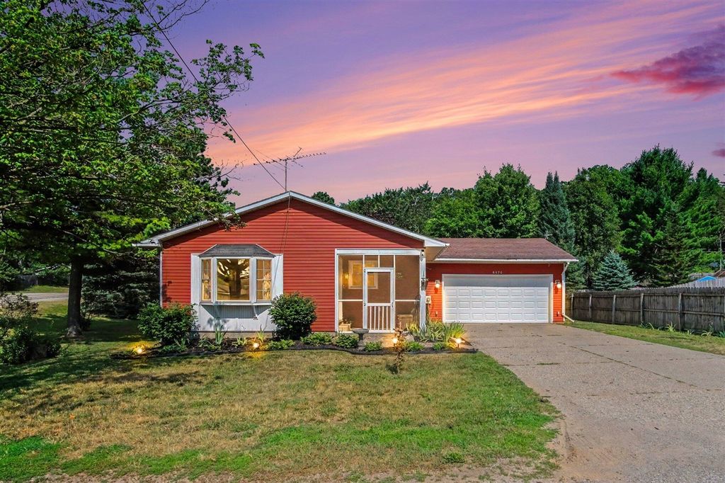 6676 Naontah Trail, Rockford, MI 49341