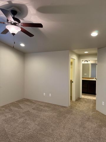 912 Stonewater Drive, Eagle Point, OR 97524