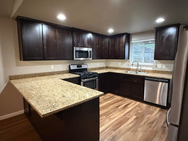 912 Stonewater Drive, Eagle Point, OR 97524