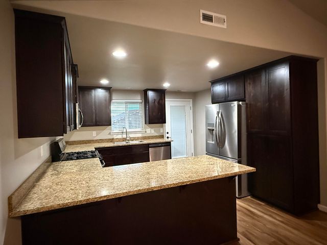 912 Stonewater Drive, Eagle Point, OR 97524