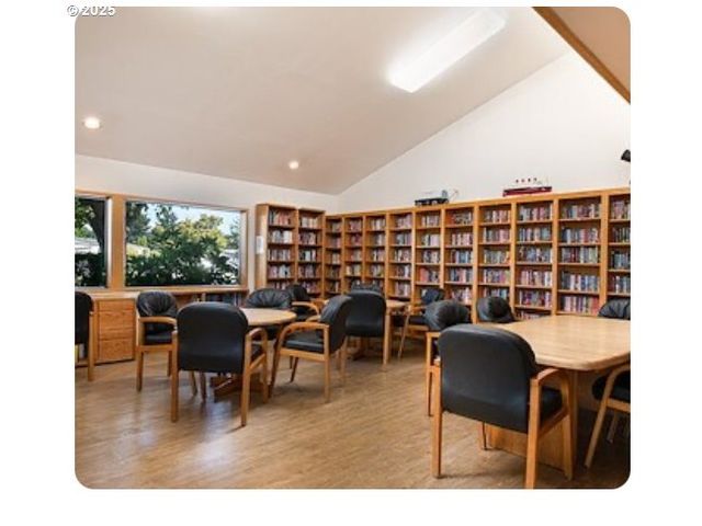 1699 N TERRY St 223, Eugene, OR 97402