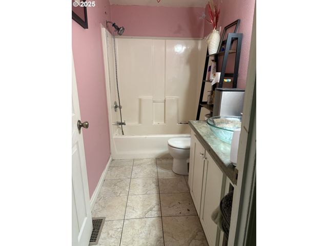 1699 N TERRY St 223, Eugene, OR 97402