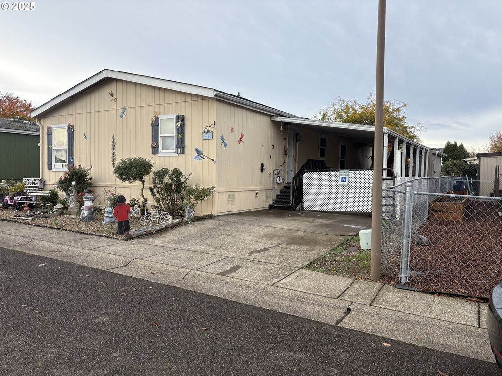 1699 N TERRY St 223, Eugene, OR 97402