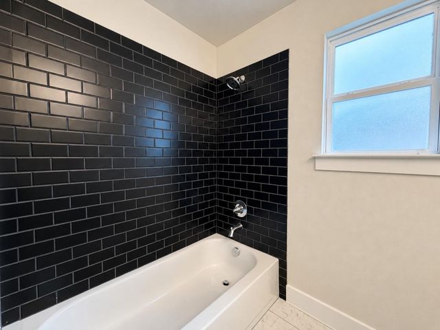 19124 Moreland LN, Pflugerville, TX 78660