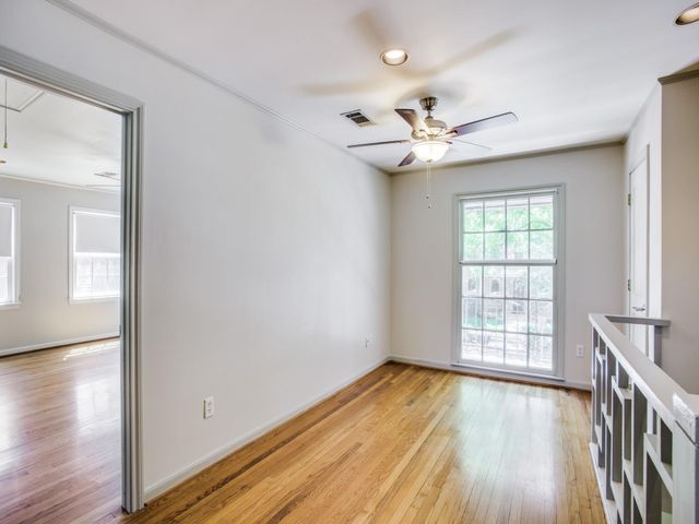 2250 W Main Street, Houston, TX 77098