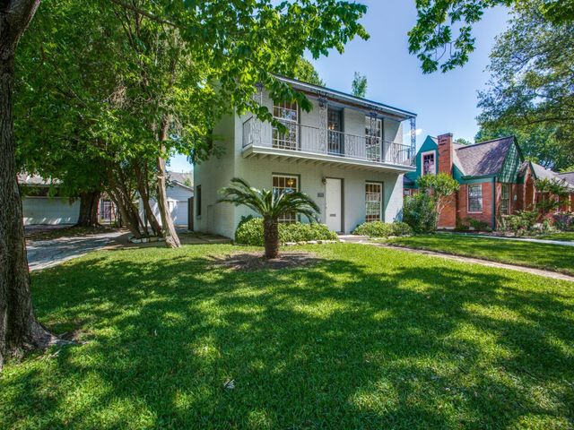2250 W Main Street, Houston, TX 77098