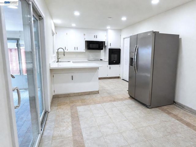 2337 Bentley Ct, Castro Valley, CA 94546