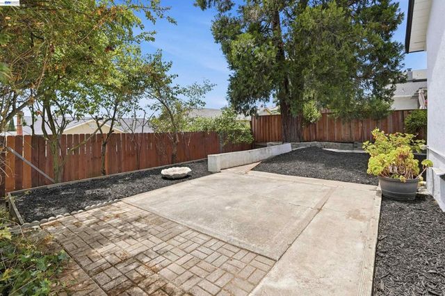2337 Bentley Ct, Castro Valley, CA 94546