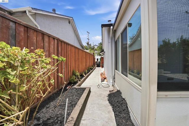 2337 Bentley Ct, Castro Valley, CA 94546