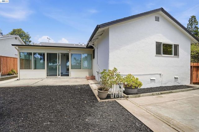 2337 Bentley Ct, Castro Valley, CA 94546
