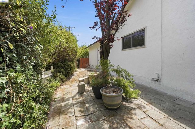 2337 Bentley Ct, Castro Valley, CA 94546