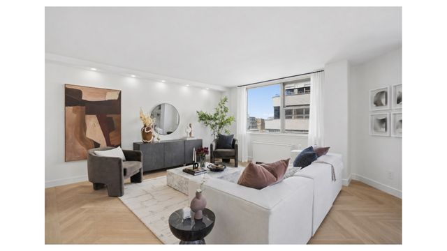 200 E 58th St Apt 18A, New York City, NY 10022