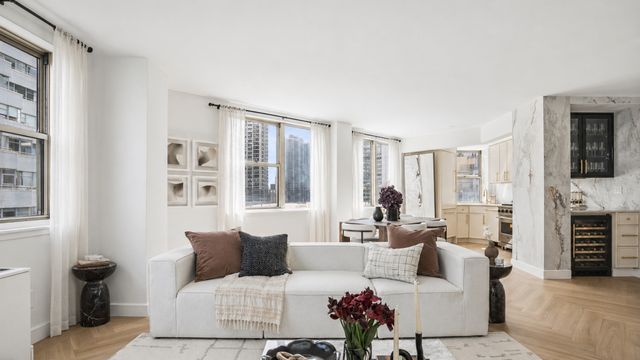 200 E 58th St Apt 18A, New York City, NY 10022