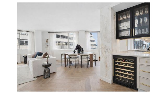 200 E 58th St Apt 18A, New York City, NY 10022