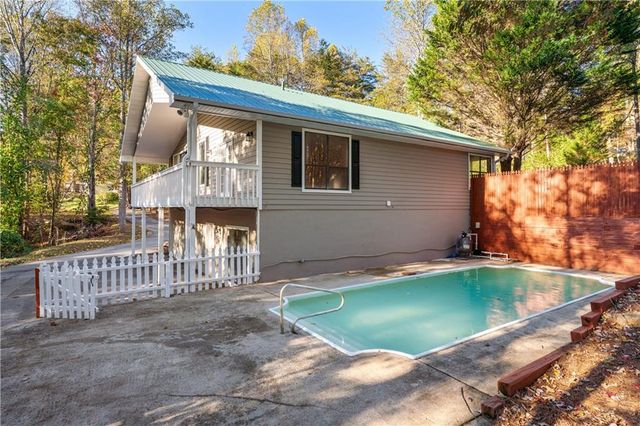 75 Skunk Hollow Road, Cleveland, GA 30528