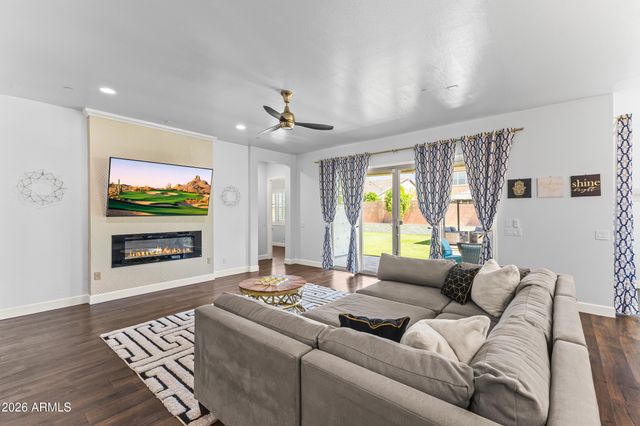 11862 W ASHBY Drive, Peoria, AZ 85383