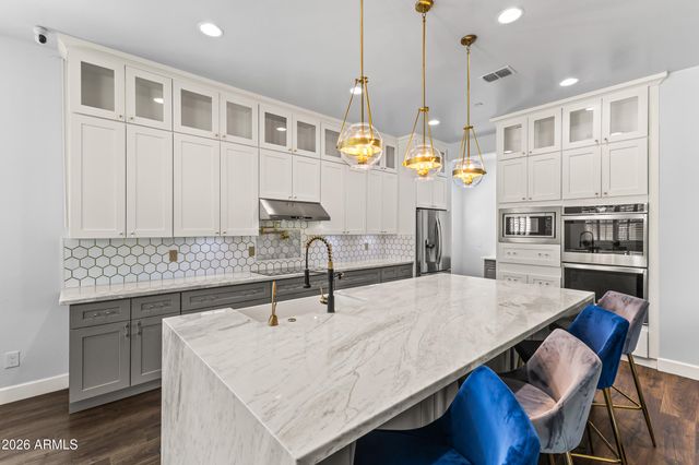 11862 W ASHBY Drive, Peoria, AZ 85383