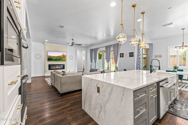 11862 W ASHBY Drive, Peoria, AZ 85383