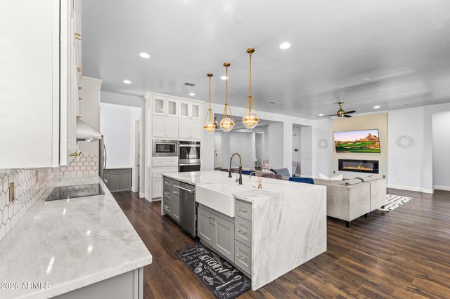 11862 W ASHBY Drive, Peoria, AZ 85383