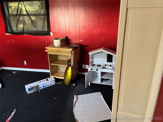 806 W Tishomingo Street, Madill, OK 73446