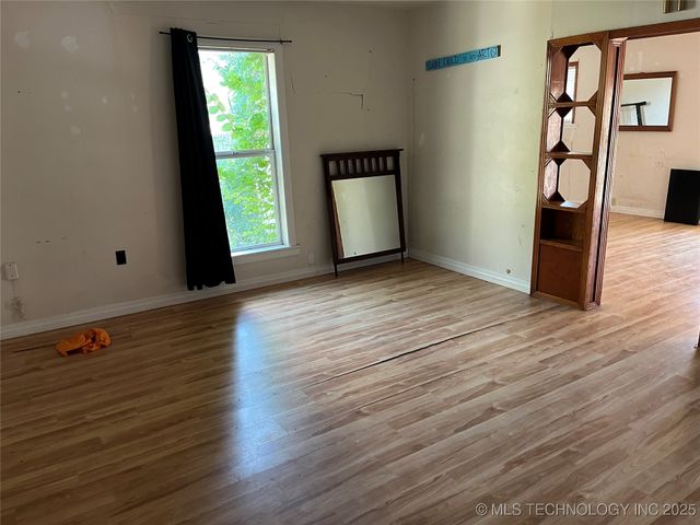 806 W Tishomingo Street, Madill, OK 73446