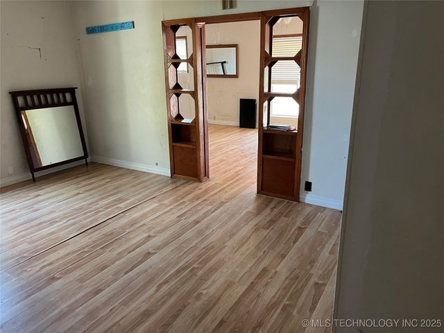 806 W Tishomingo Street, Madill, OK 73446