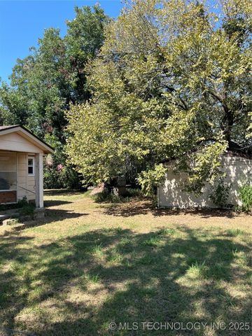 806 W Tishomingo Street, Madill, OK 73446