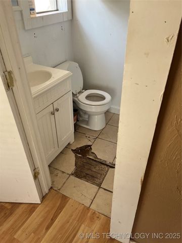 806 W Tishomingo Street, Madill, OK 73446