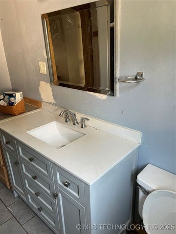 806 W Tishomingo Street, Madill, OK 73446