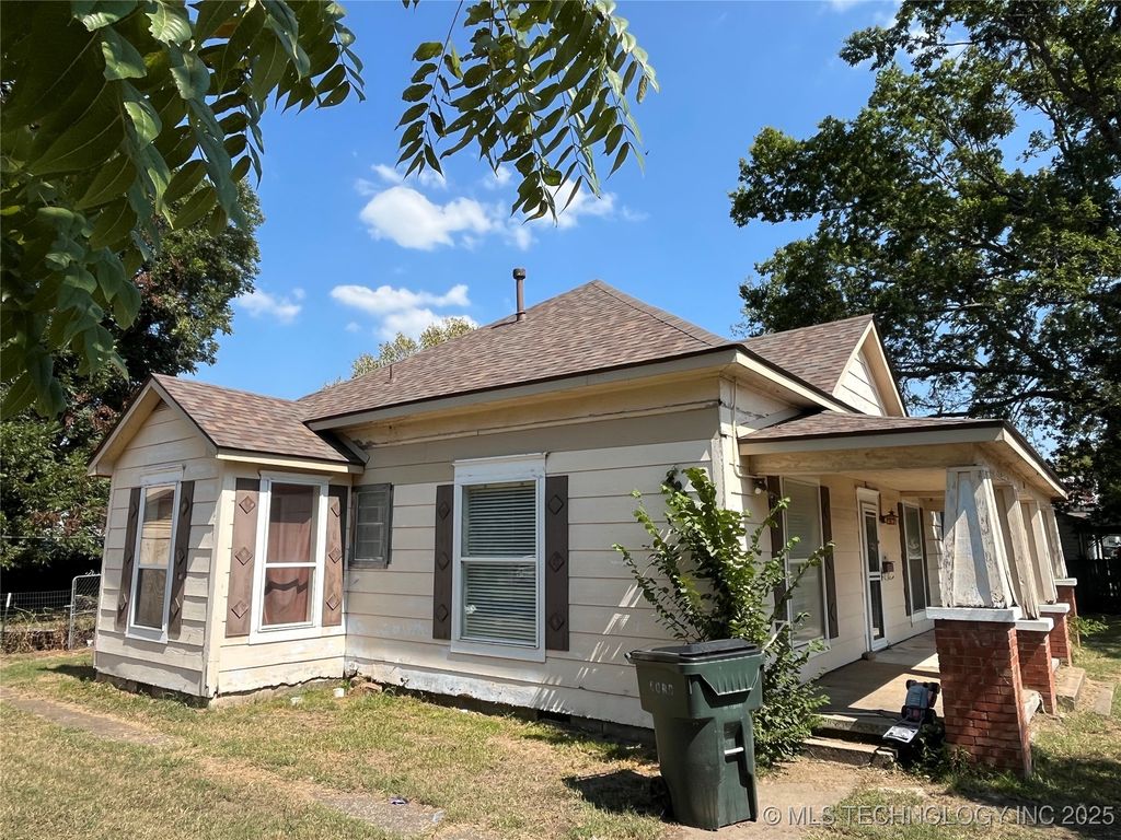 806 W Tishomingo Street, Madill, OK 73446