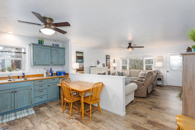 47 Misty Den Dr Reeds Spring Mo Drive, Reeds Spring, MO 65737