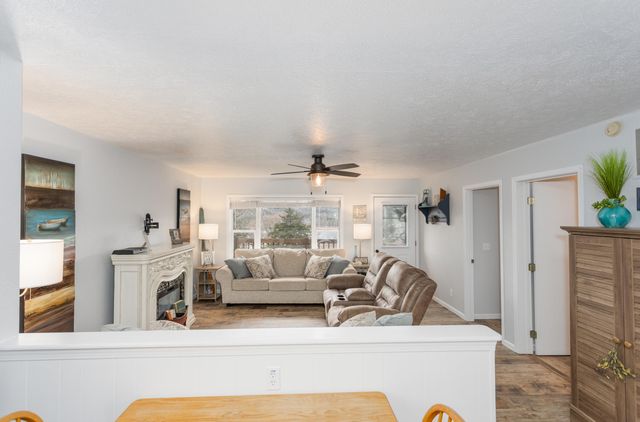 47 Misty Den Dr Reeds Spring Mo Drive, Reeds Spring, MO 65737