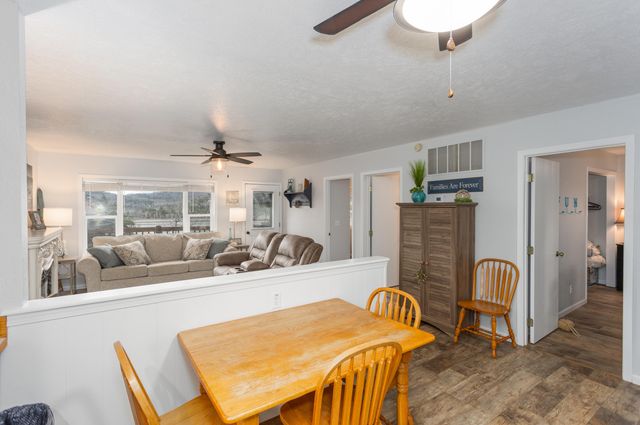 47 Misty Den Dr Reeds Spring Mo Drive, Reeds Spring, MO 65737