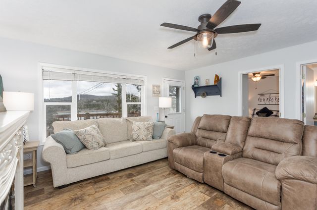 47 Misty Den Dr Reeds Spring Mo Drive, Reeds Spring, MO 65737