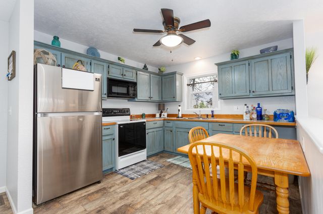 47 Misty Den Dr Reeds Spring Mo Drive, Reeds Spring, MO 65737