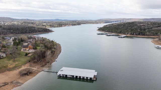 47 Misty Den Dr Reeds Spring Mo Drive, Reeds Spring, MO 65737