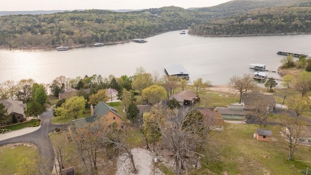 47 Misty Den Dr Reeds Spring Mo Drive, Reeds Spring, MO 65737