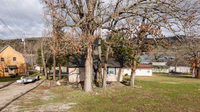 47 Misty Den Dr Reeds Spring Mo Drive, Reeds Spring, MO 65737