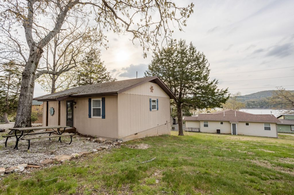 47 Misty Den Dr Reeds Spring Mo Drive, Reeds Spring, MO 65737