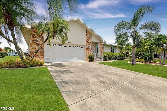 1230 Swan CT, Punta Gorda, FL 33950