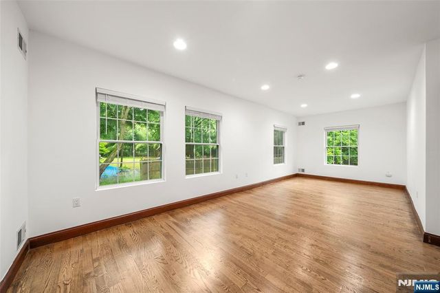385 Livingston Street, Norwood, NJ 07648