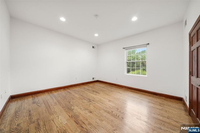 385 Livingston Street, Norwood, NJ 07648