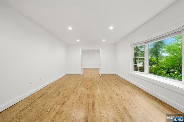 385 Livingston Street, Norwood, NJ 07648