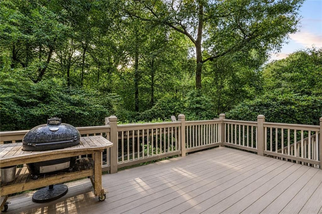 Image 13 of property listing at 1026 Mcconnell Drive, Decatur, GA 30033