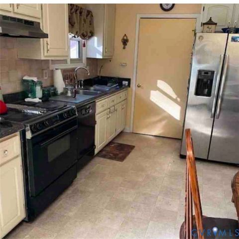 6410 Licking Creek Dr, Chesterfield, VA 23832