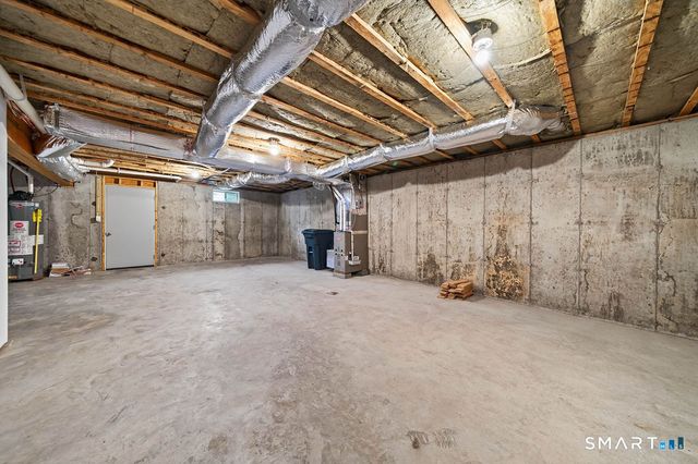 33 West End Avenue B, Branford, CT 06405