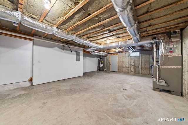 33 West End Avenue B, Branford, CT 06405